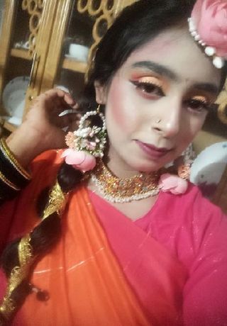 Tanjina online now for video chat with girls