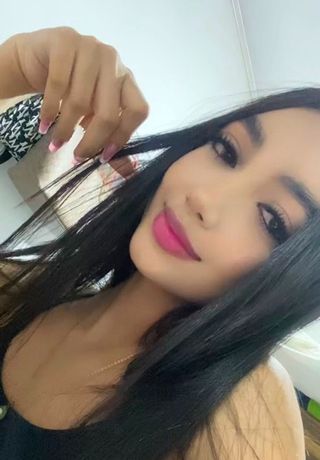 Cata online now for video chat with girls